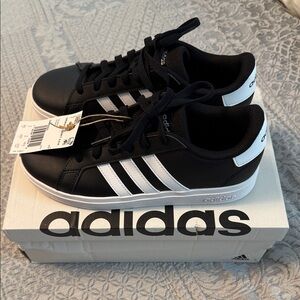 Adidas Grand Court 2.0 Kids Sneakers Size 3.5 NIB
